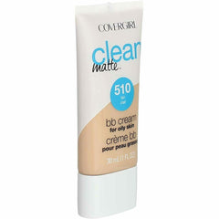 COVERGIRL aplicación base crema mate sin aceite, fácil de aplicar para un look natural