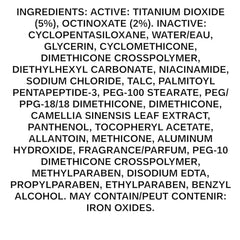 CoverGirl base radiancia, textura satinada para acabado luminoso.