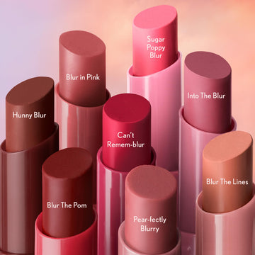 COVERGIRL labial mate suave, acabado difuminado y duradero.