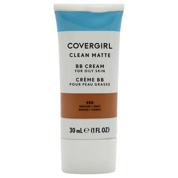 COVERGIRL Crema BB Mate en bote, acabado mate duradero y ligero.