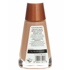 Primer plano de piel suave con COVERGIRL Clean Foundation.