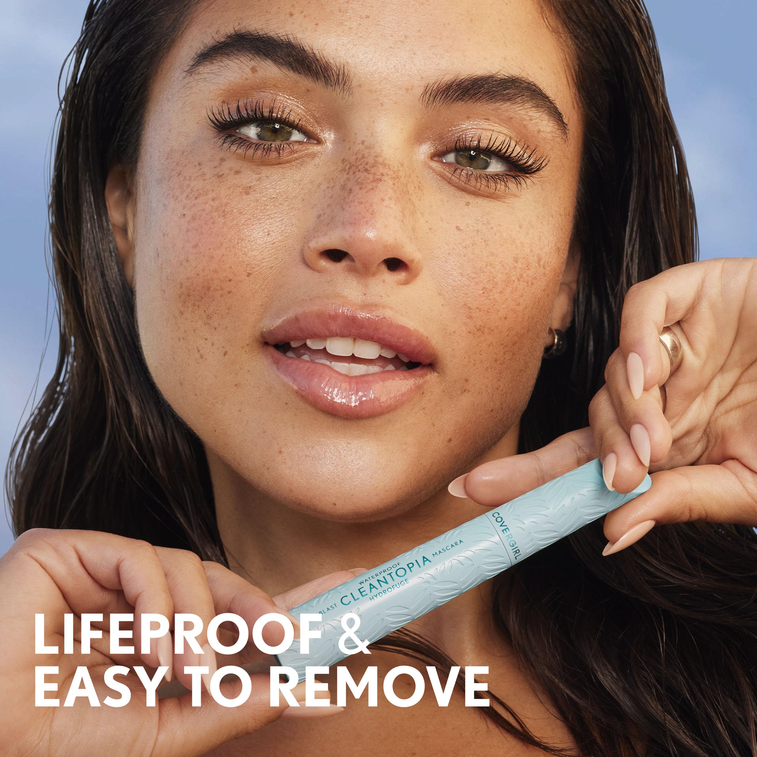 CoverGirl Lash Blast Cleantopia apta para ojos sensibles y lentes de contacto.