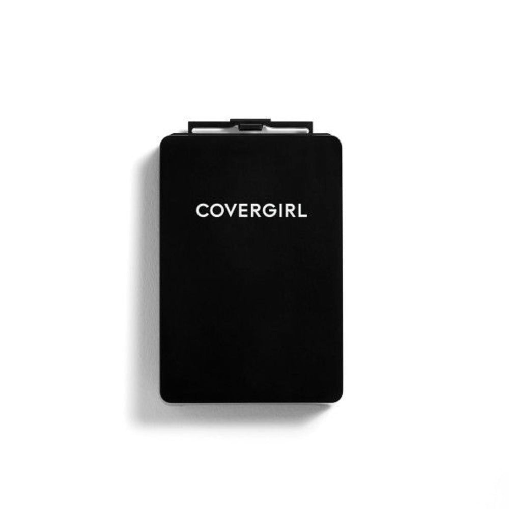 COVERGIRL Outlast acabado polvo suave para un look duradero y ligero.
