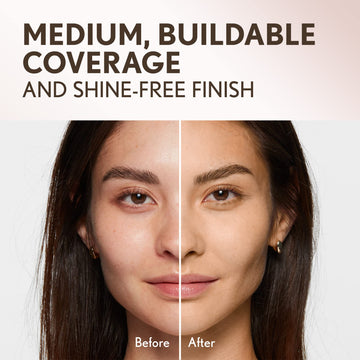 CoverGirl polvo compacto invisible con espejo integrado para retoques discretos.
