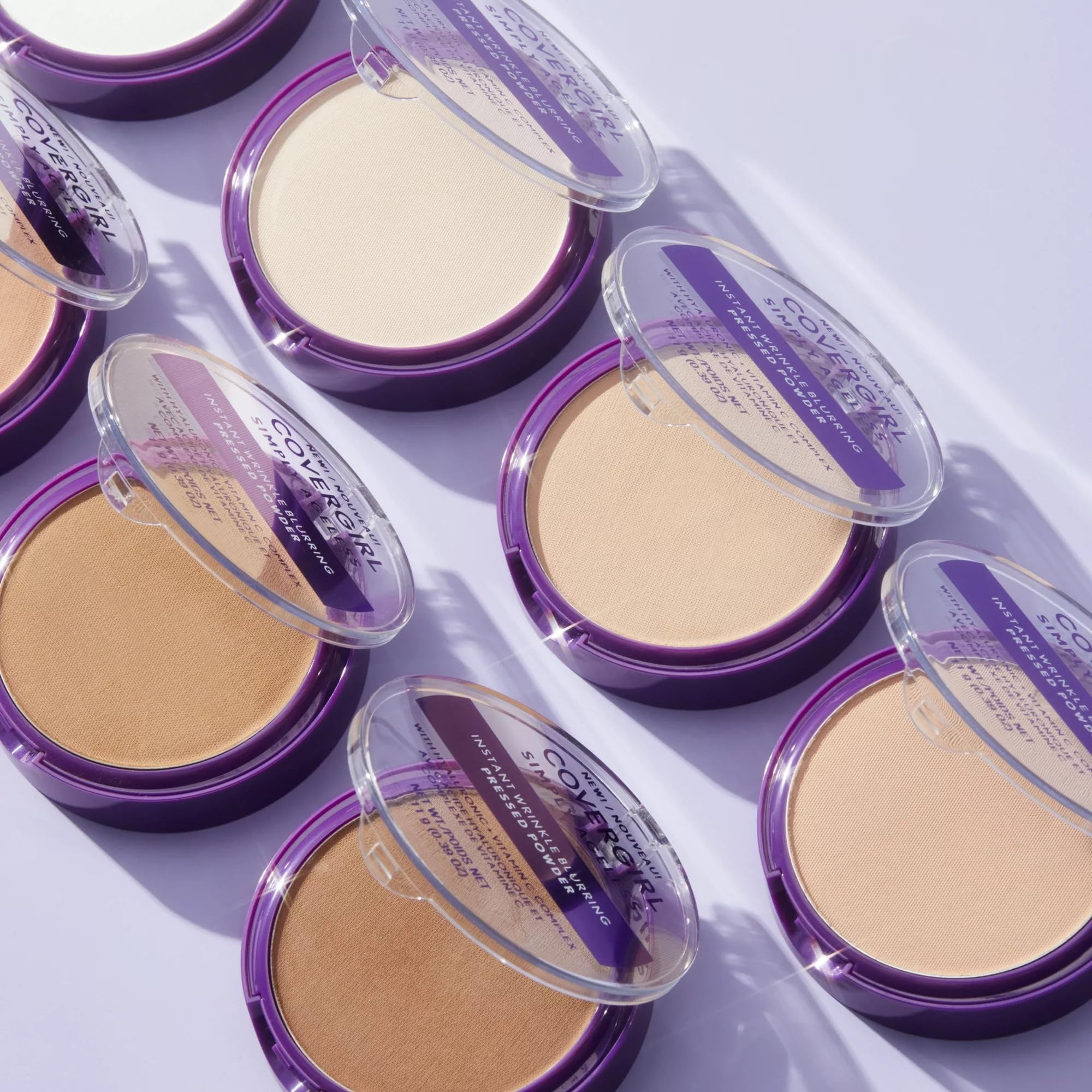 COVERGIRL Simply Ageless polvo compacto con acabado natural que perdura.
