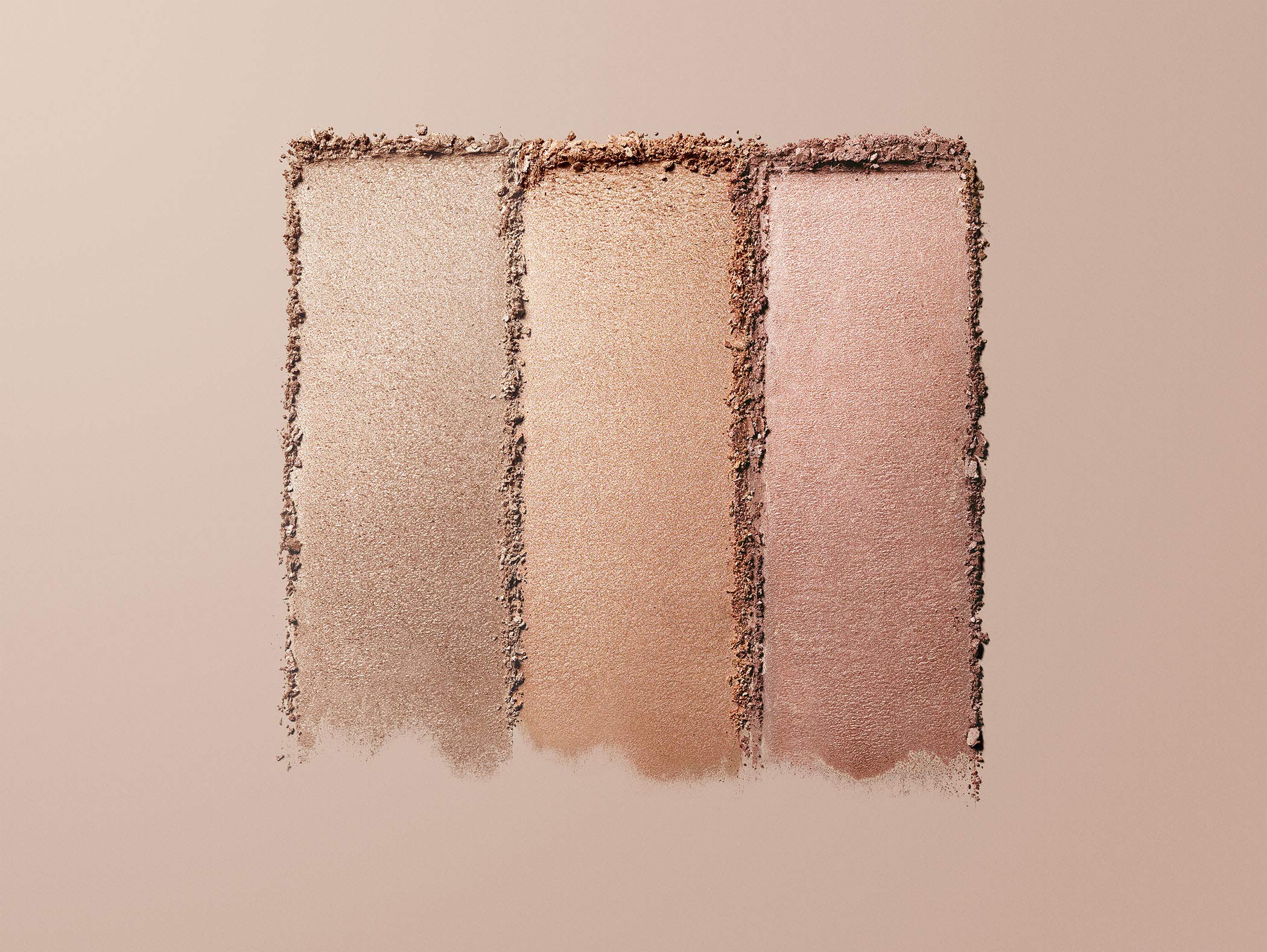 Textura sedosa de COVERGIRL TruBlend Pearl Crush para difuminado suave.