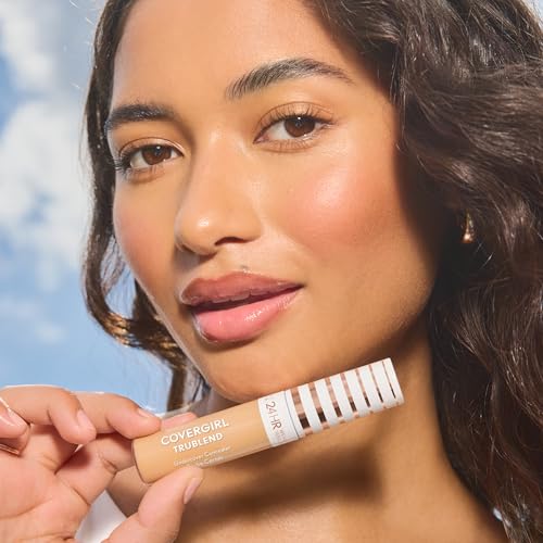 COVERGIRL TruBlend Undercover Concealer, piel uniforme y natural gracias a la cobertura construible.
