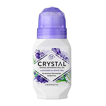 Crystal Essence roll-on desodorante lavanda: aplicación precisa para una frescura duradera.