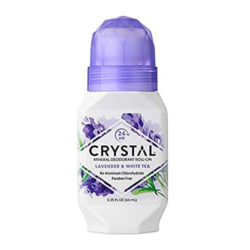 Crystal Essence roll-on desodorante lavanda: aplicación precisa para una frescura duradera.