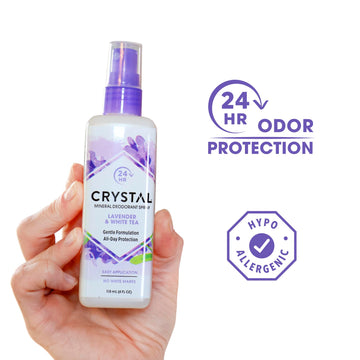 Crystal Essence desodorante mineral spray, etiqueta con lavanda y té blanco para uso diario.