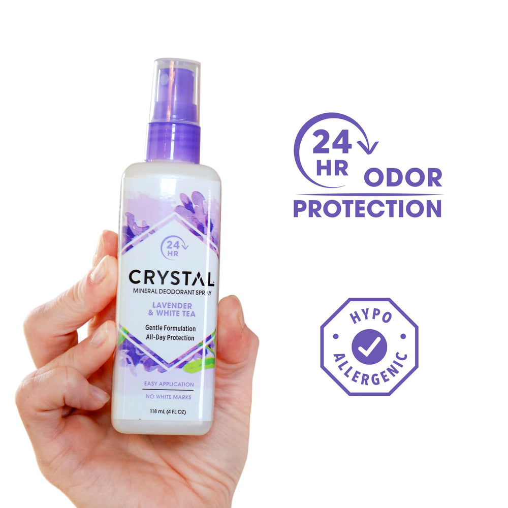 Crystal Essence desodorante mineral spray, etiqueta con lavanda y té blanco para uso diario.
