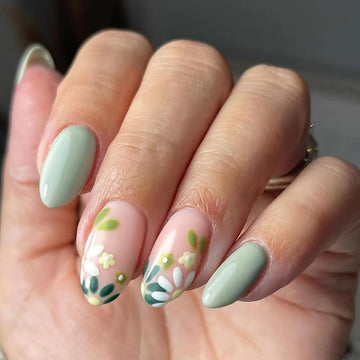 CTTHNBD almond-flower-leaf press-on nails in style-05 includes accessories for easy application.