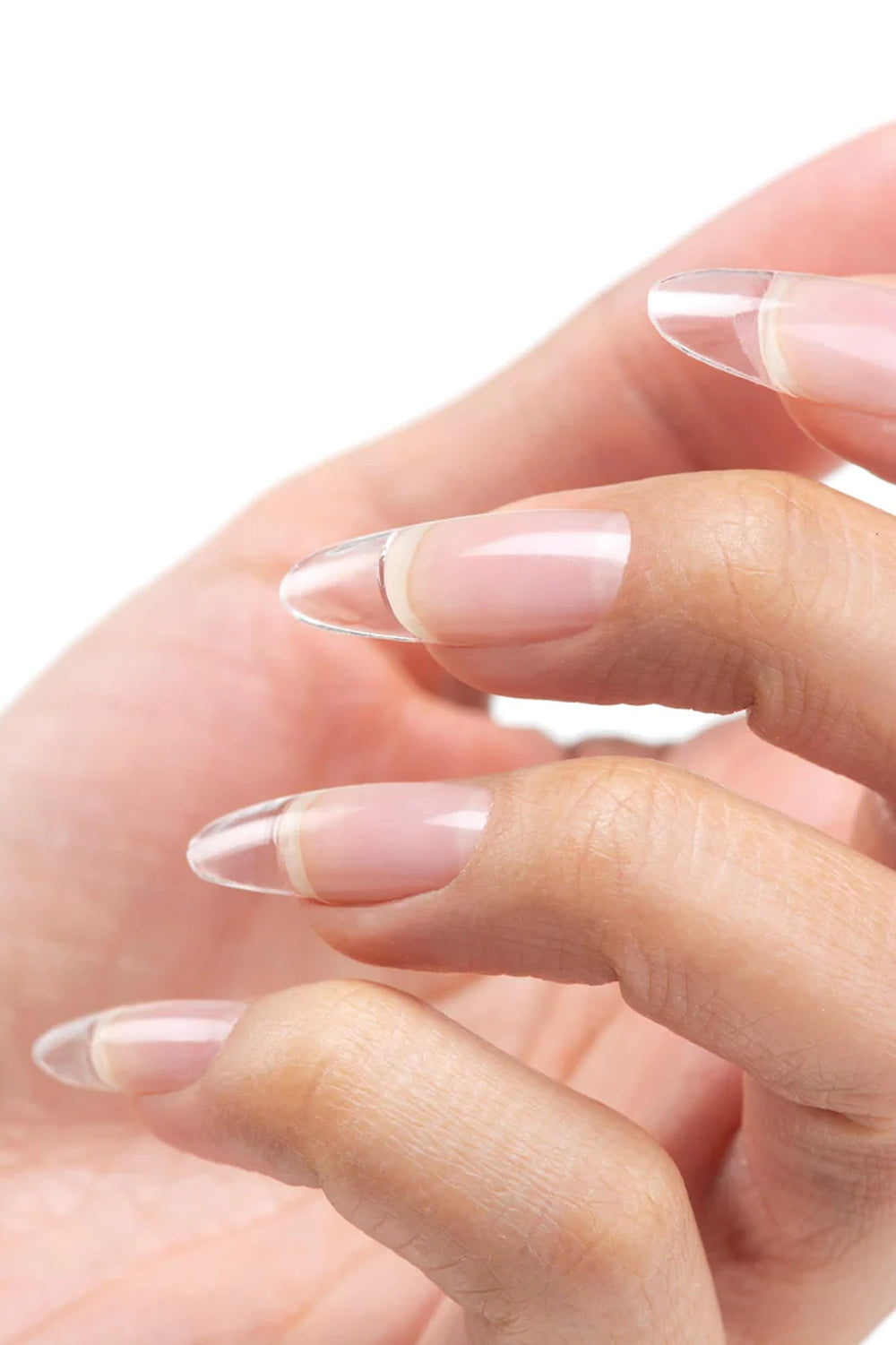 Cuccio Pro Gel, remoción fácil mediante remojo para conservar la uña natural