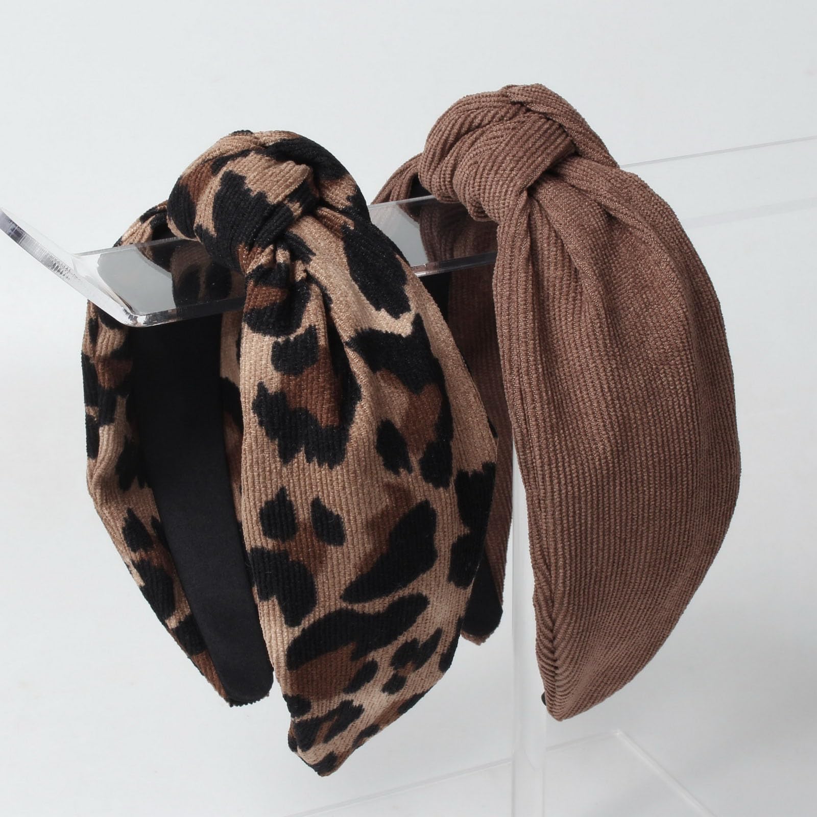 Cuizhiyu banda leopardo nudo corduroy, estilo distintivo para salidas.