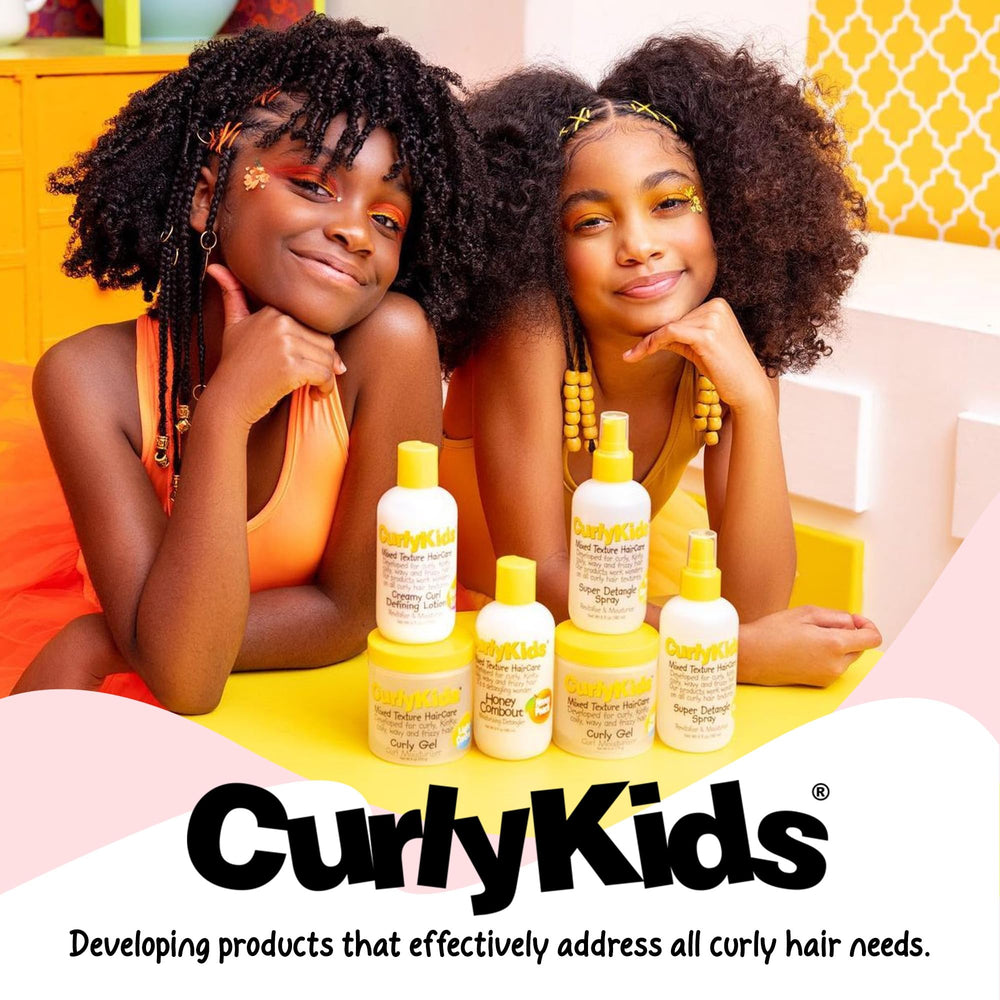 Cabello hidratado con CurlyKids brillo suave y mejor textura de rizos.