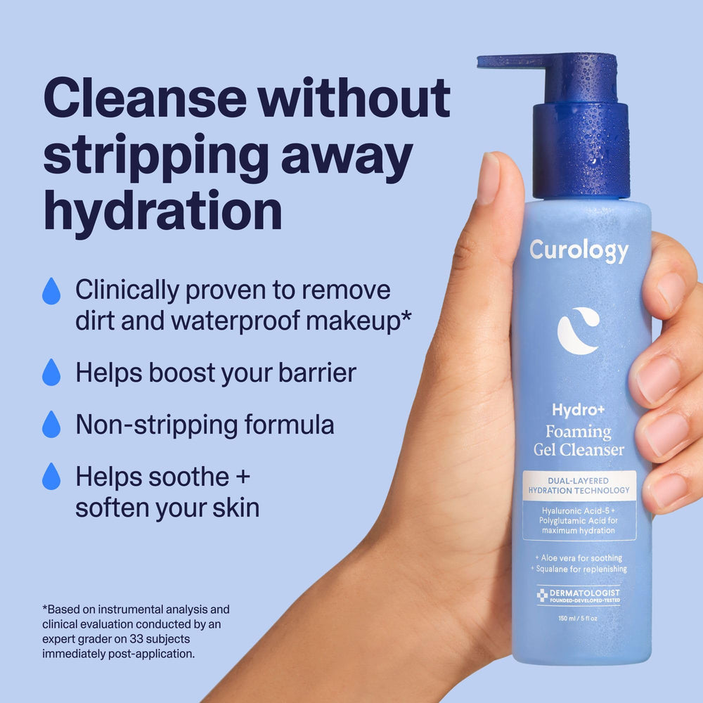 Curology Hydro+ textura suave con aloe y squalano suaviza tras la limpieza.