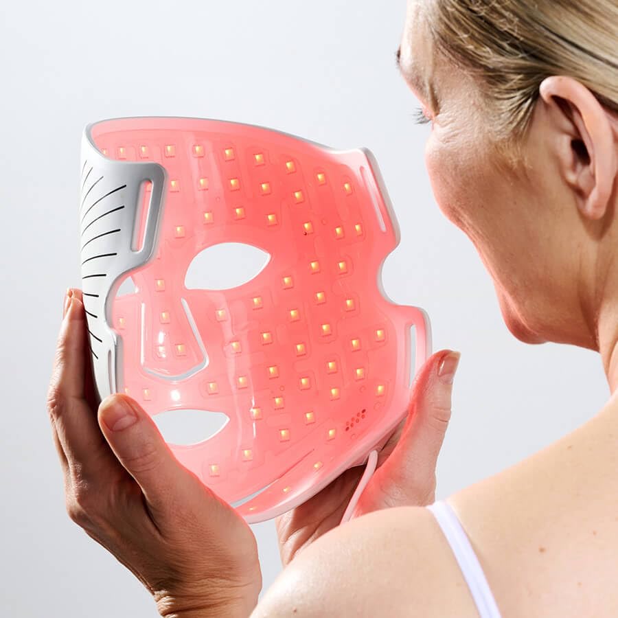 CurrentBody mascarilla LED Serie 2, enfoque en diodos, iluminación uniforme para un brillo instantáneo.