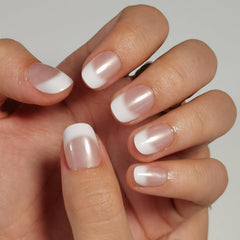 CurvLife aplicación rápida treinta segundos para uñas con aspecto natural.