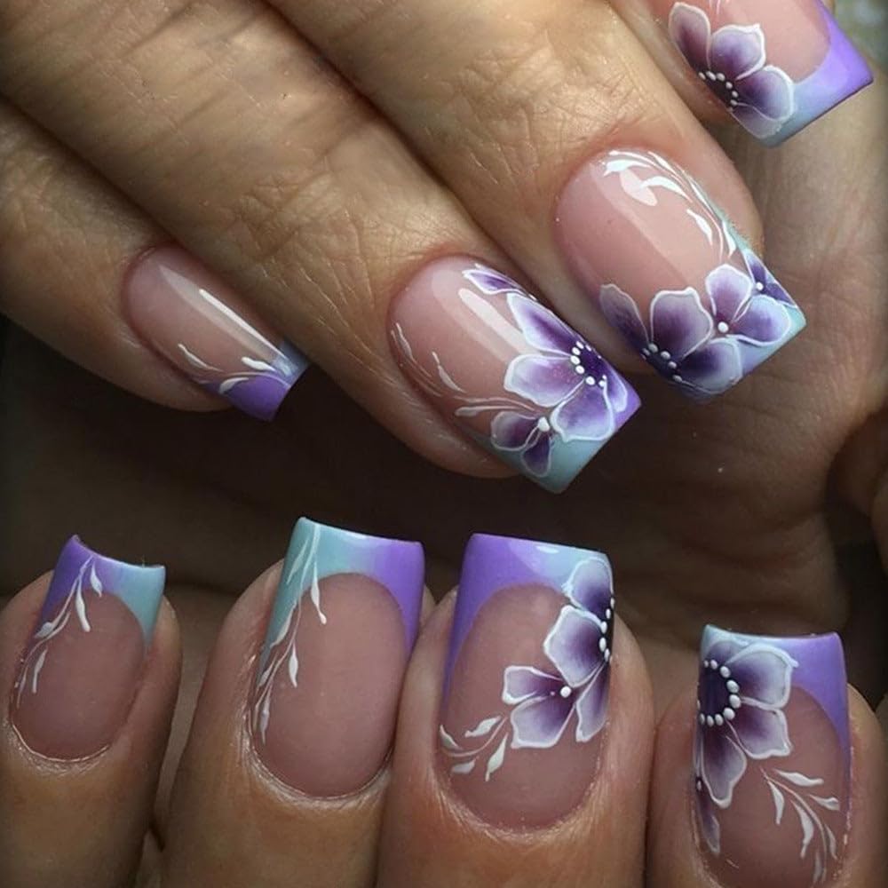 Uñas CurvLife con diseño de flores de verano para uso diario.