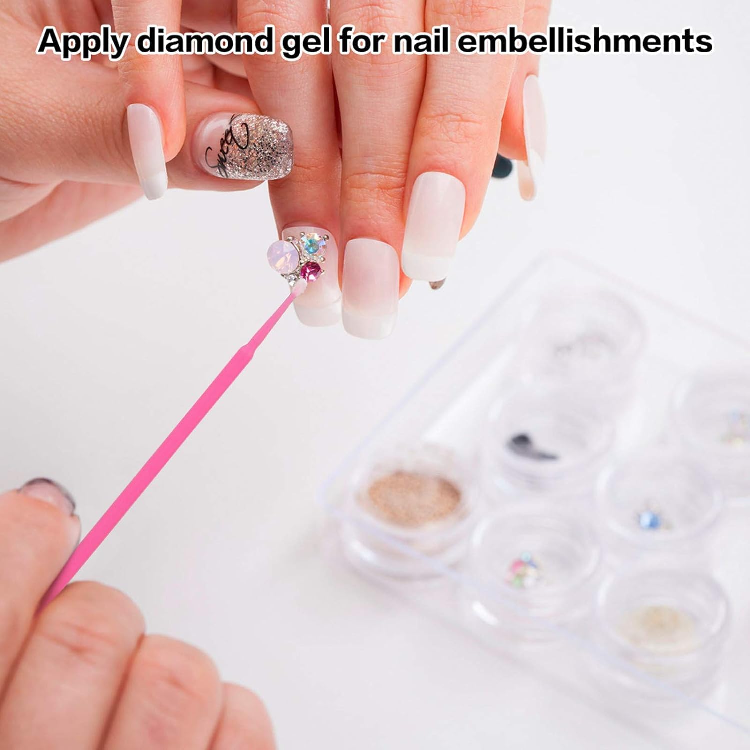 Cuttte: uso versátil para maquillaje, uñas y manualidades.