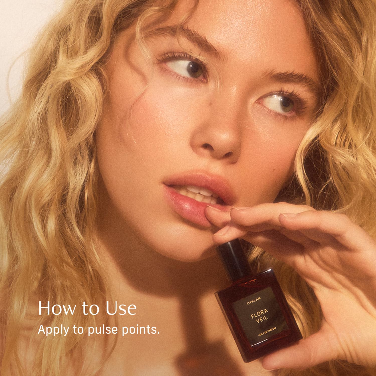 CYKLAR Perfume Oil Roll-On aplicación en puntos de pulso para proyección