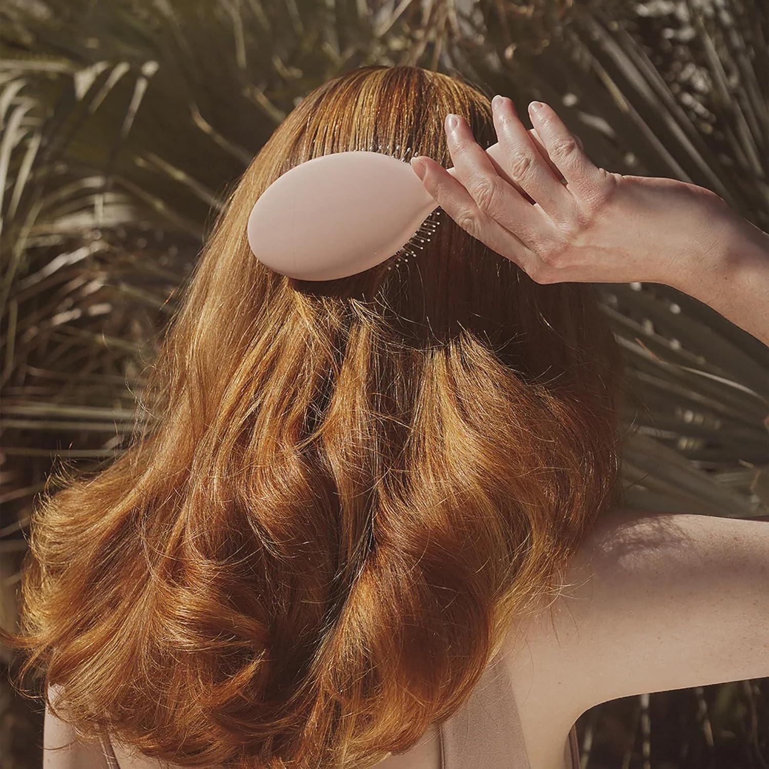 DAE cepillo apto para todo tipo de cabello con acabado suave.