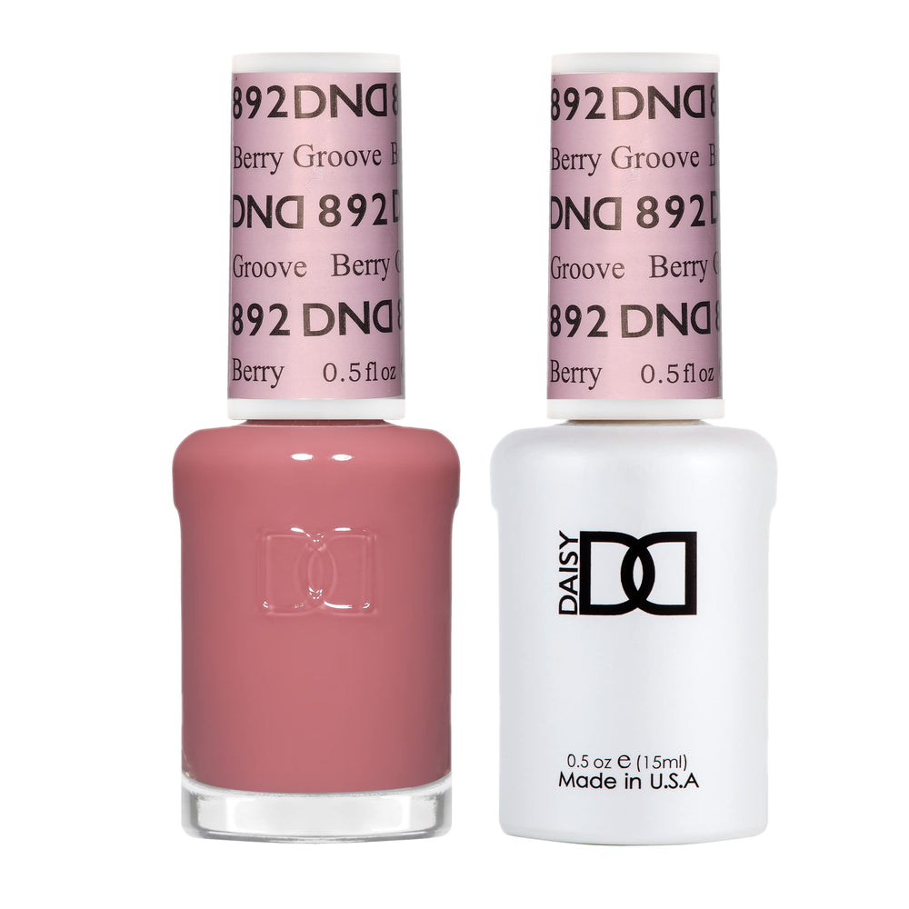 DAISY DND Berry Groove gel polish, translúcido berry para un look suave