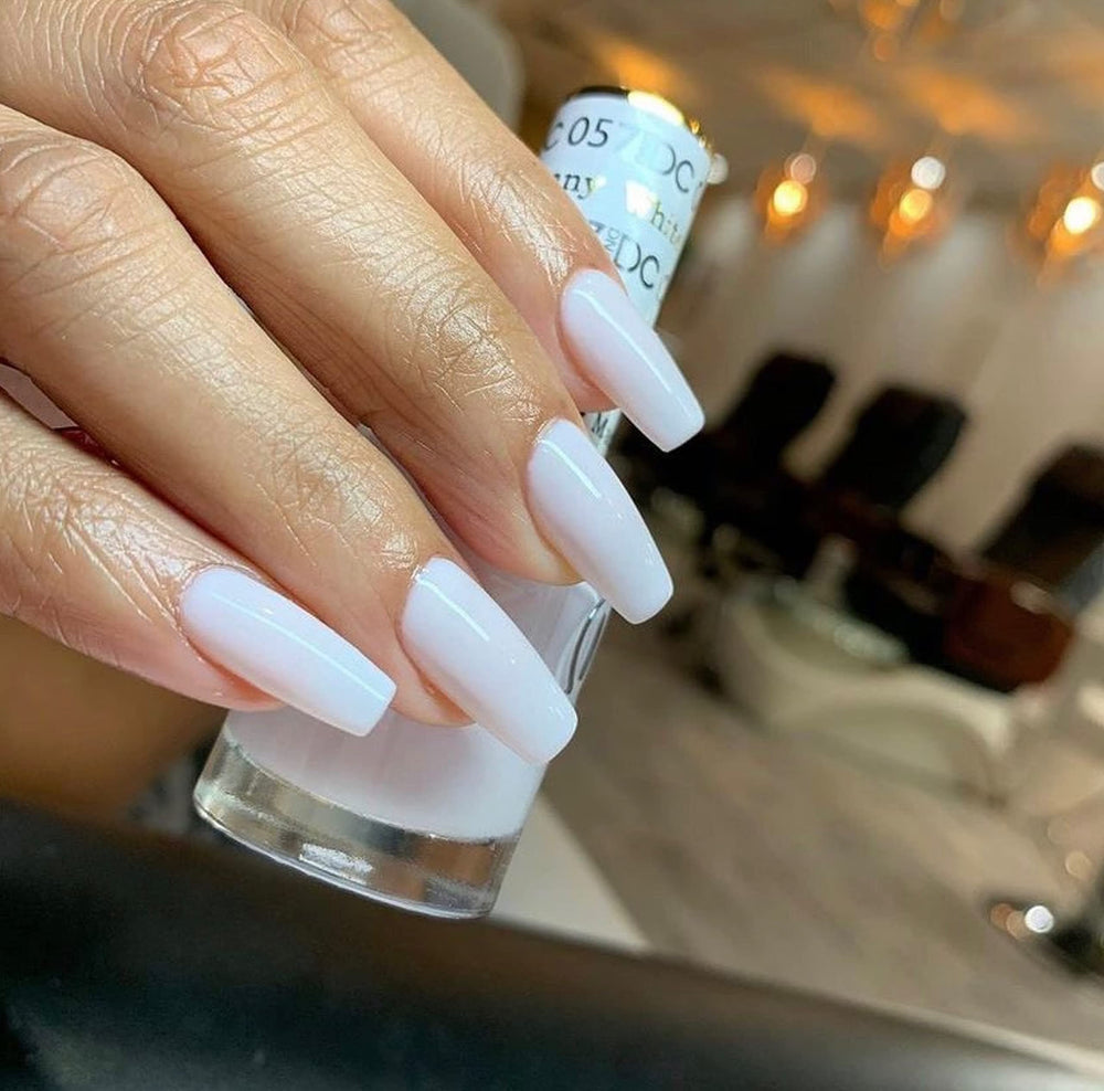 daisy dnd laca blanco bunny en frasco, tono suave para look diario