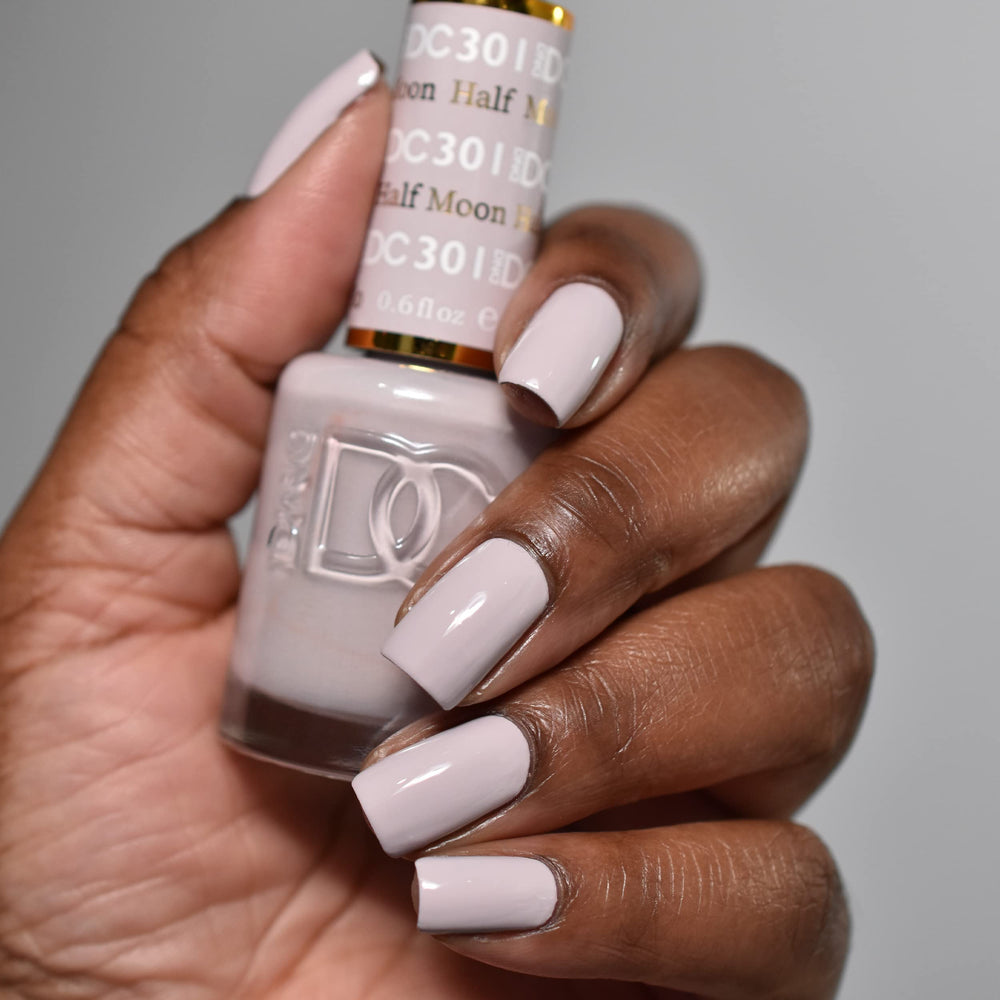 DAISY DND dúo de esmaltes 301 Media Luna, cobertura uniforme para manicura rápida.