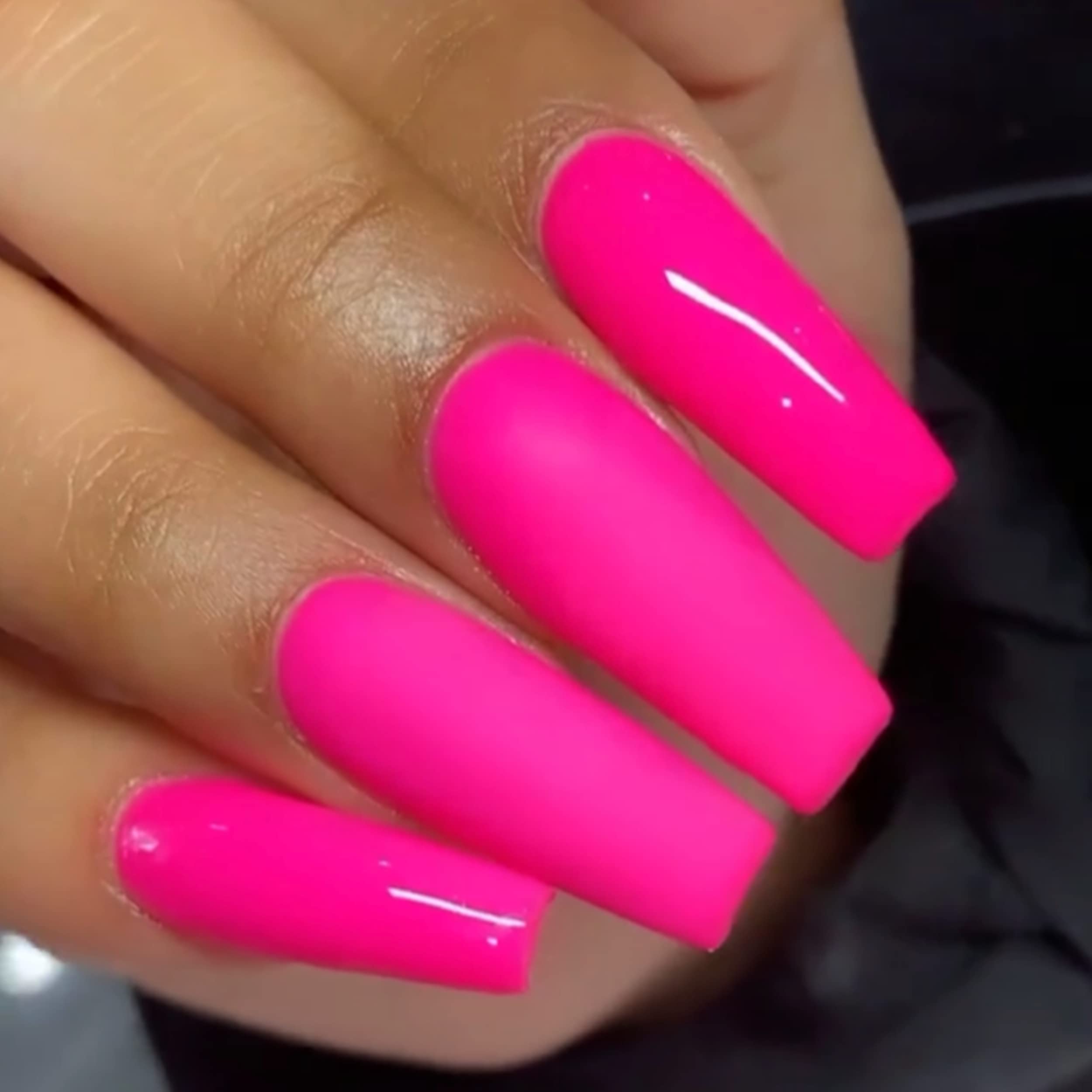 Daisy DND laca rosa 640 en botella, color a juego para manicura
