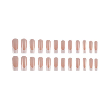 Uñas DANMANR nude con cobertura total para un acabado natural.