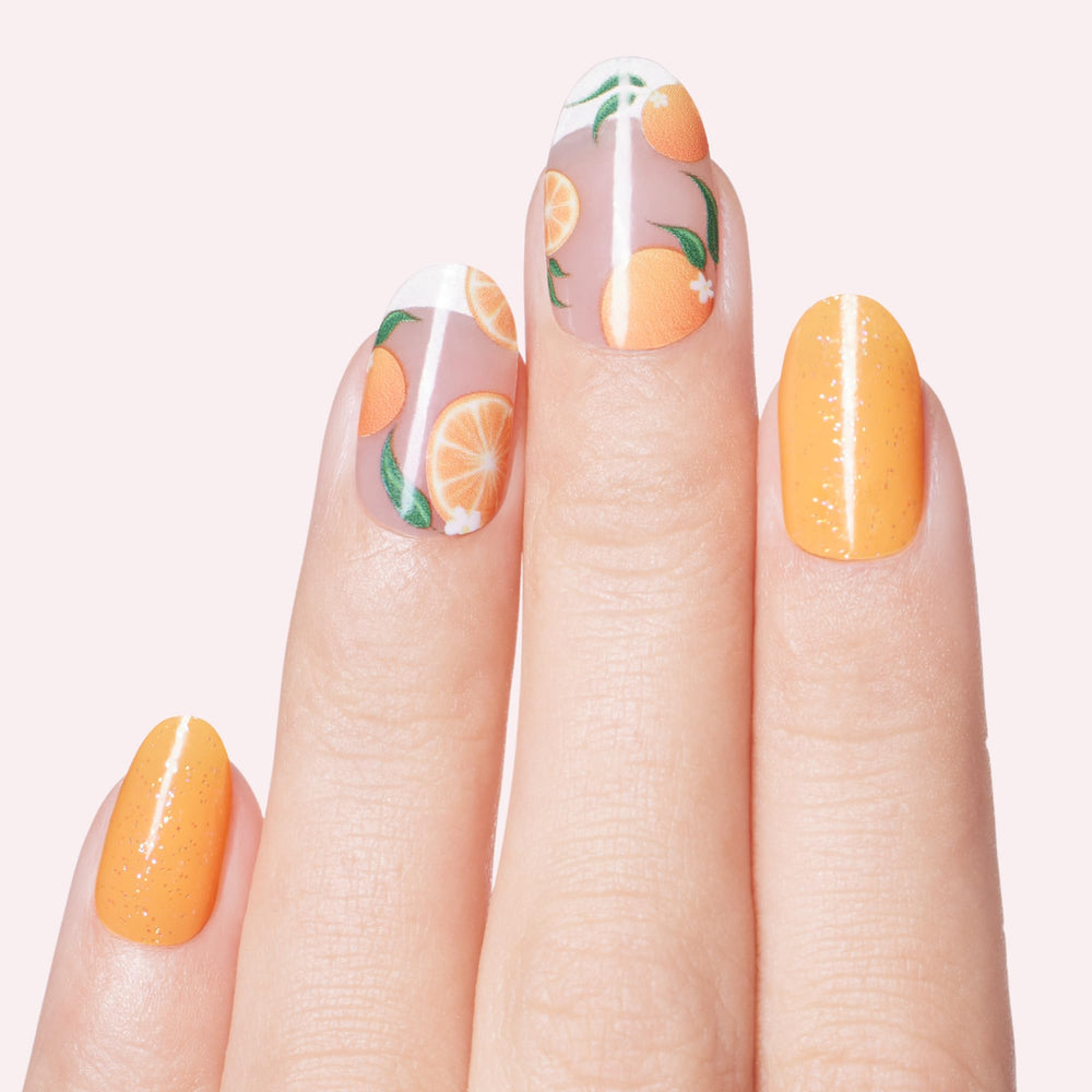 Pegatinas de gel resistentes de Dashing Diva para una manicura duradera y sin rayaduras.