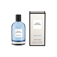 Detalle de frasco de David Beckham Infinite Aqua, notas cítricas y marinas para primavera.