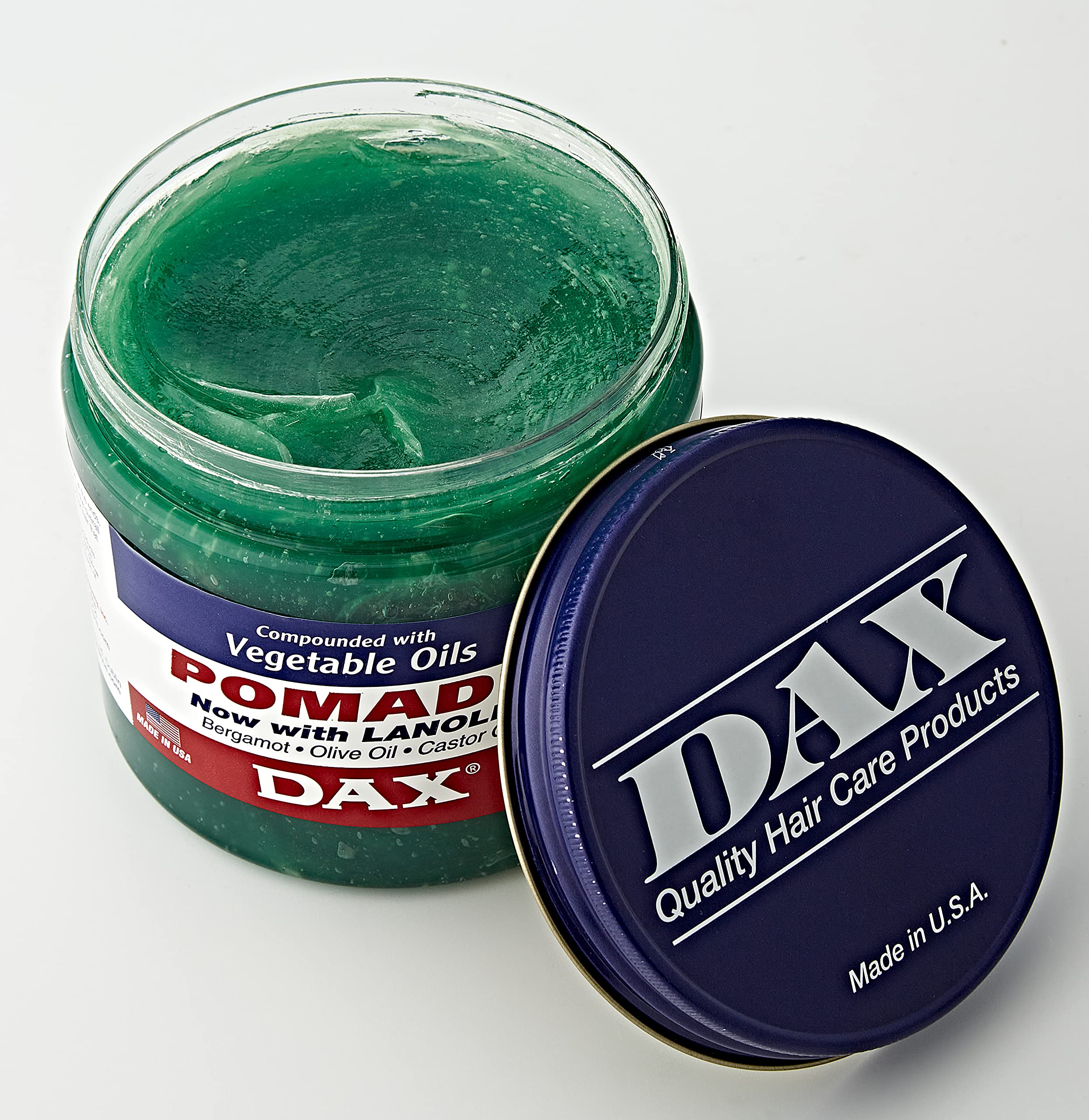 DAX Pomada en práctica para aplicación en cabello húmedo o seco