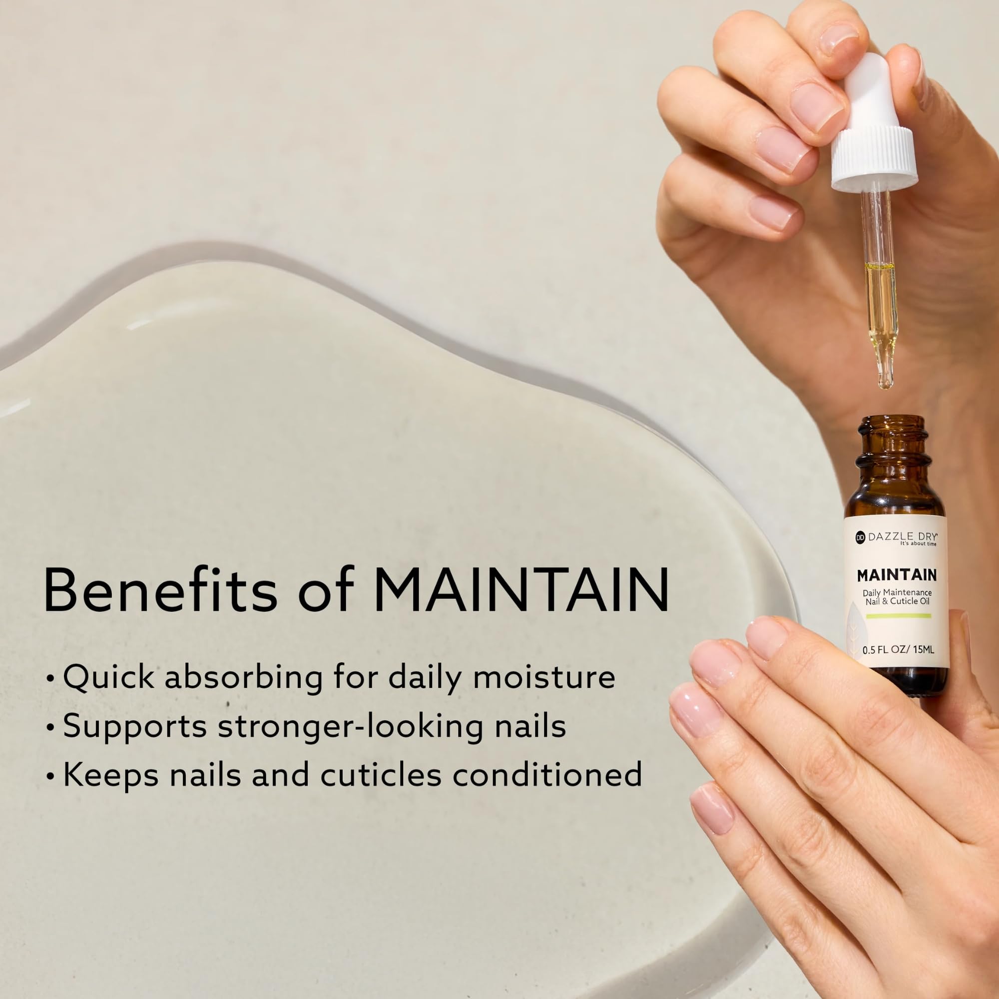 Mezcla de aceites vegetales de Dazzle Dry, nutre la piel alrededor de las uñas.
