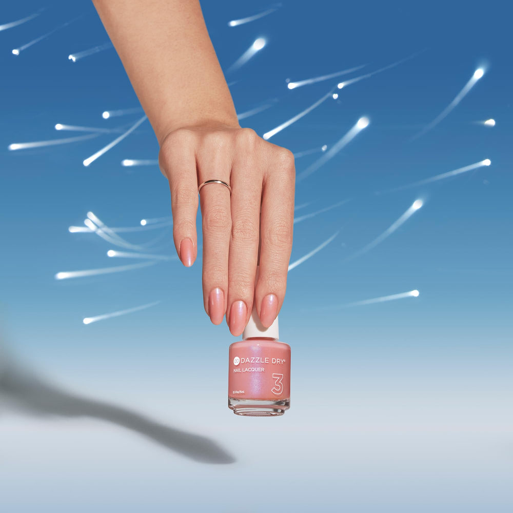 Dazzle Dry Milky Way, tono rosado irisado con varios días de duración.
