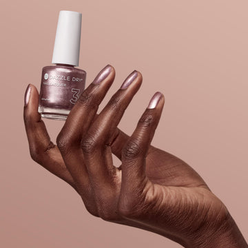 Dazzle Dry Out N' About rosa-oro metalico, secado sin lampara UV.