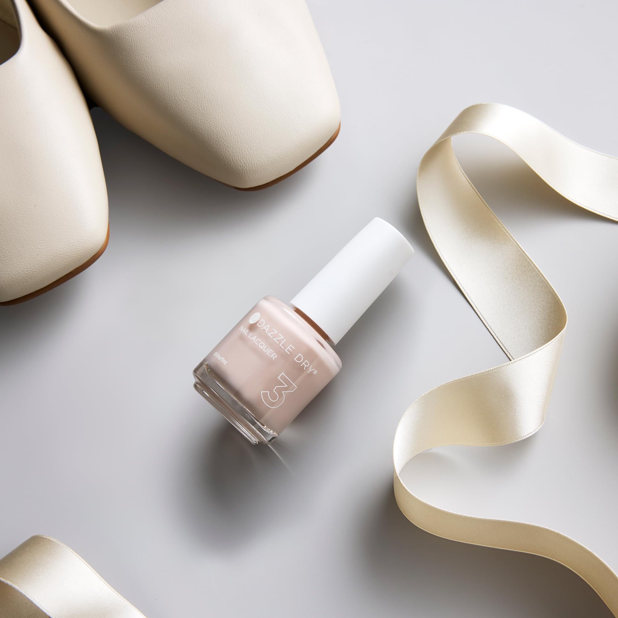 Botella de 14,8 ml de Dazzle Dry So On Pointe lista para uso domestico