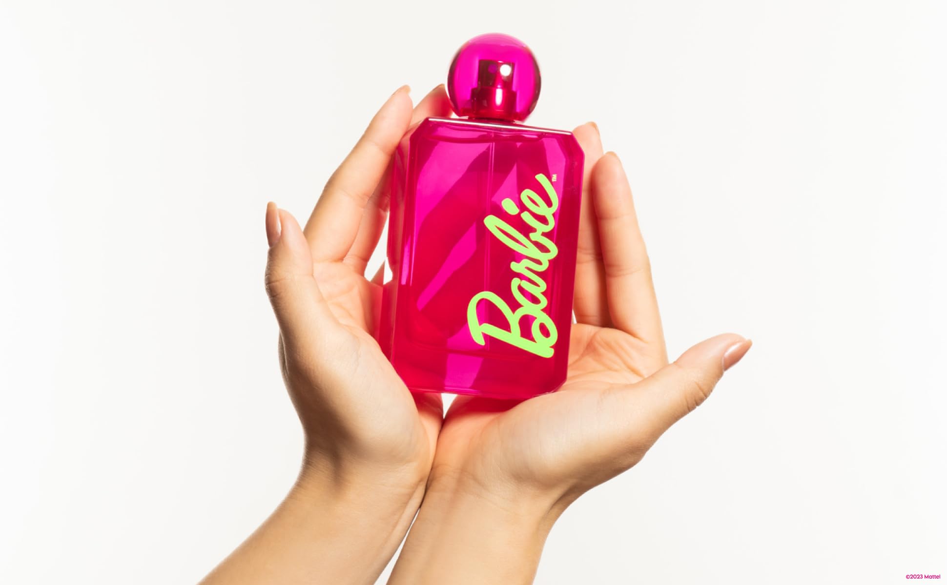 Barbie DefineMe, nota base sándalo, cremosa y sofisticada