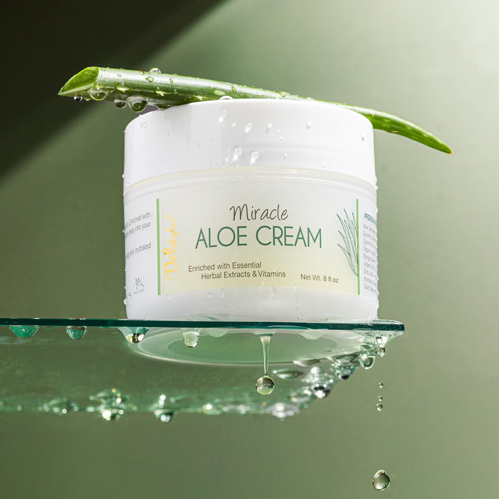 Deluvia Miracle Aloe Cream textura crema, fácil de aplicar.