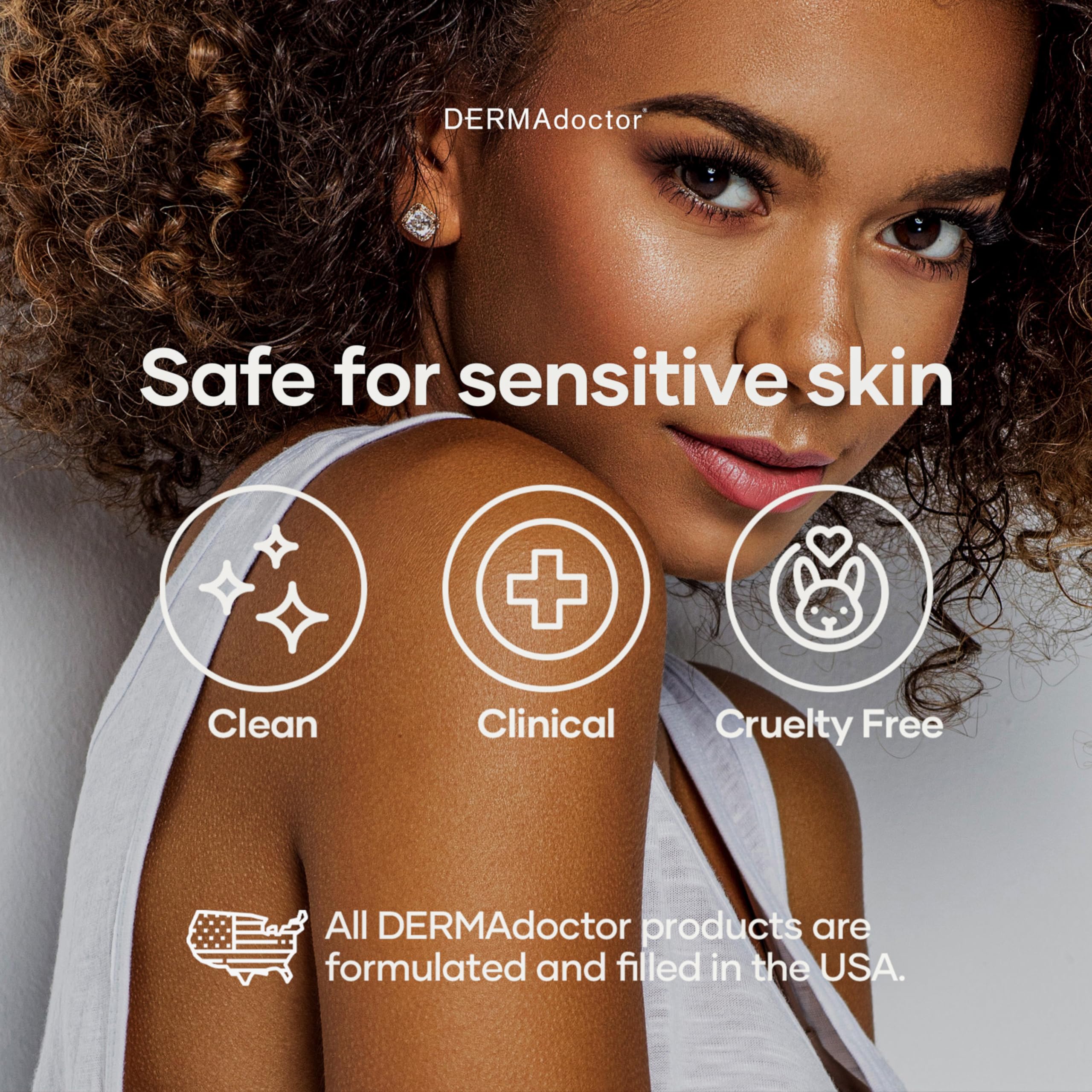 DERMAdoctor KP Bump Eraser, aplicado en brazos y piernas, mejora la suavidad.