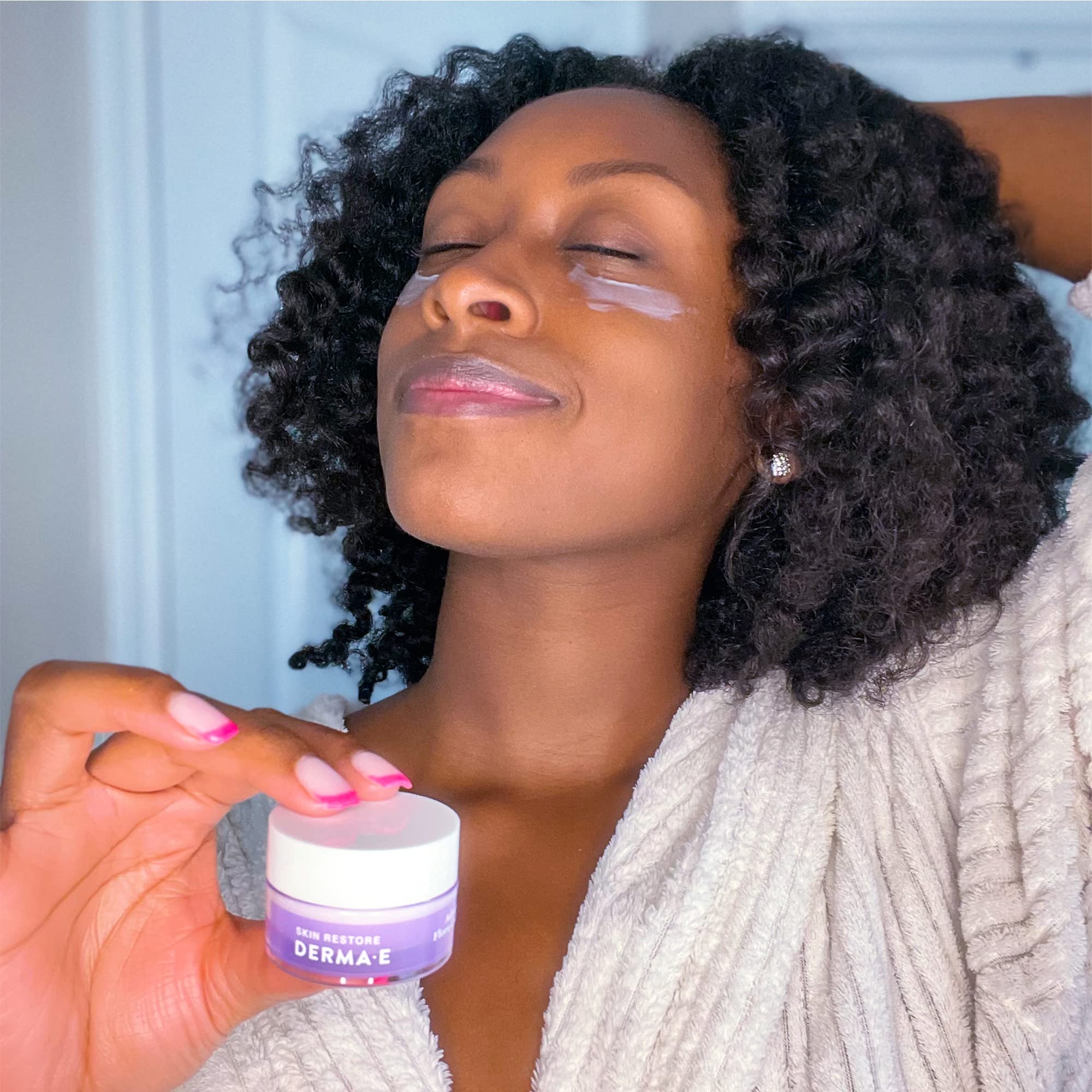 Derma E Contorno de Ojos, fórmula natural antiedad para contorno suave.