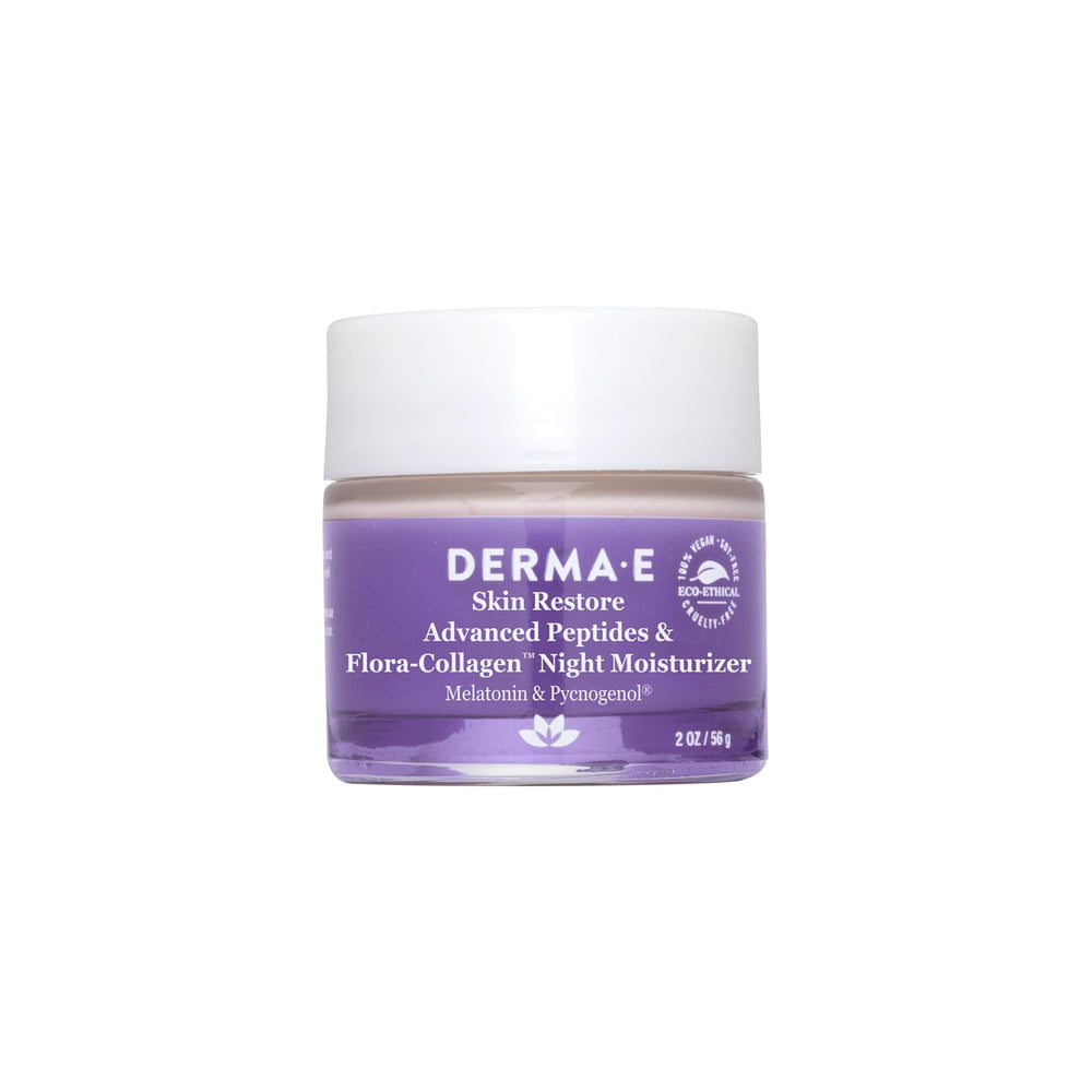 Derma E crema nocturna con péptidos avanzados, textura sedosa para piel suave al despertar.