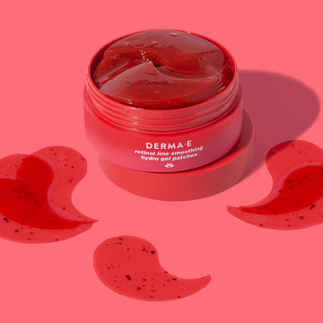 Texture hydrogel douce de Derma E pour une sensation agréable.