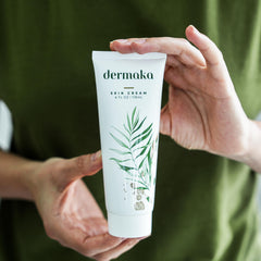 Dermaka crema textura suave para uso diario.