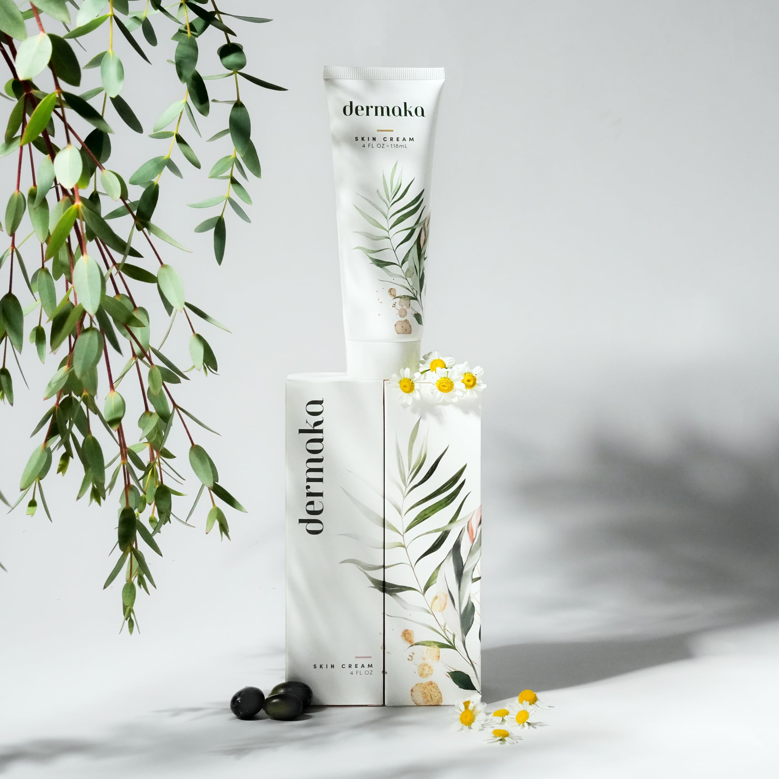 Dermaka crema para piel sensible en uso diario.