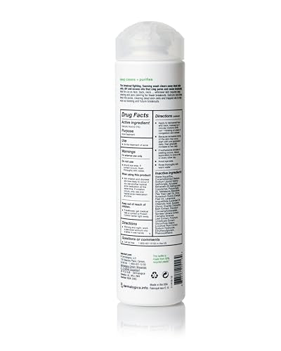 Dermalogica Clear Start en la mano muestra limpieza suave y espuma.