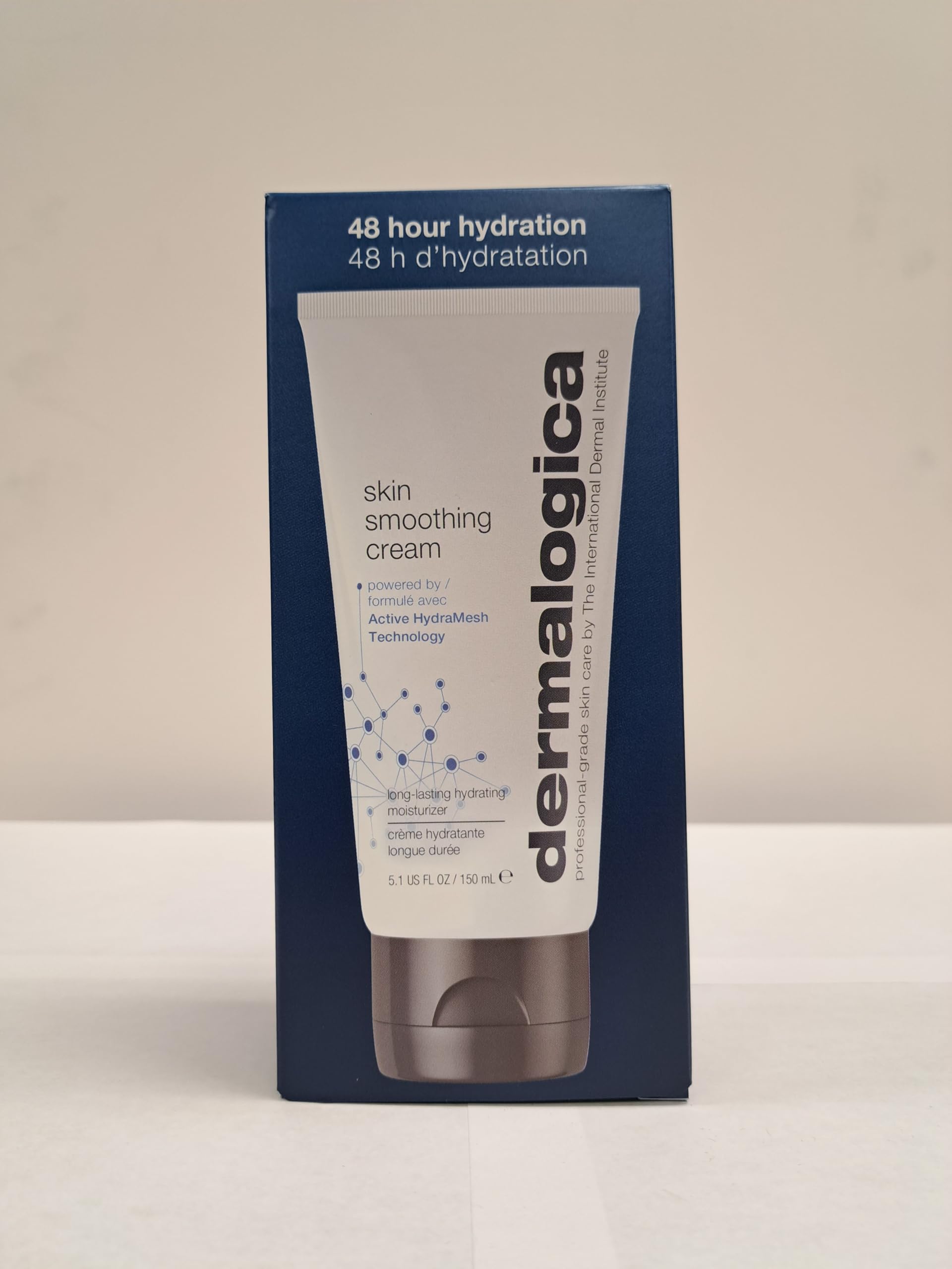 Dermalogica empaque elegante para cuidado diario de la piel.