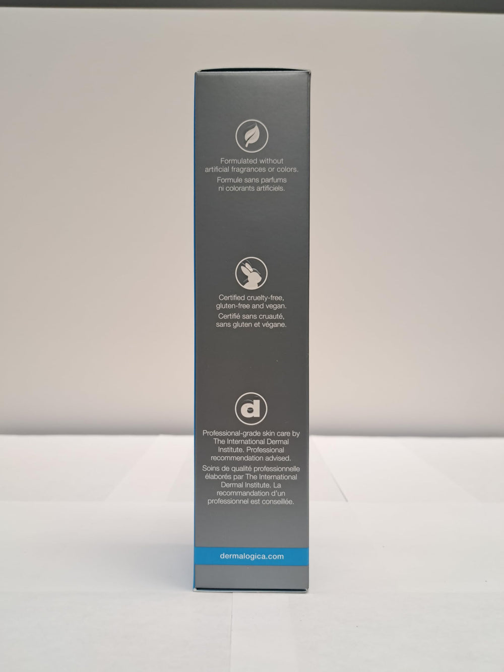 Exfoliation douce révélant une peau éclatante avec Dermalogica Nettoyant Quotidien