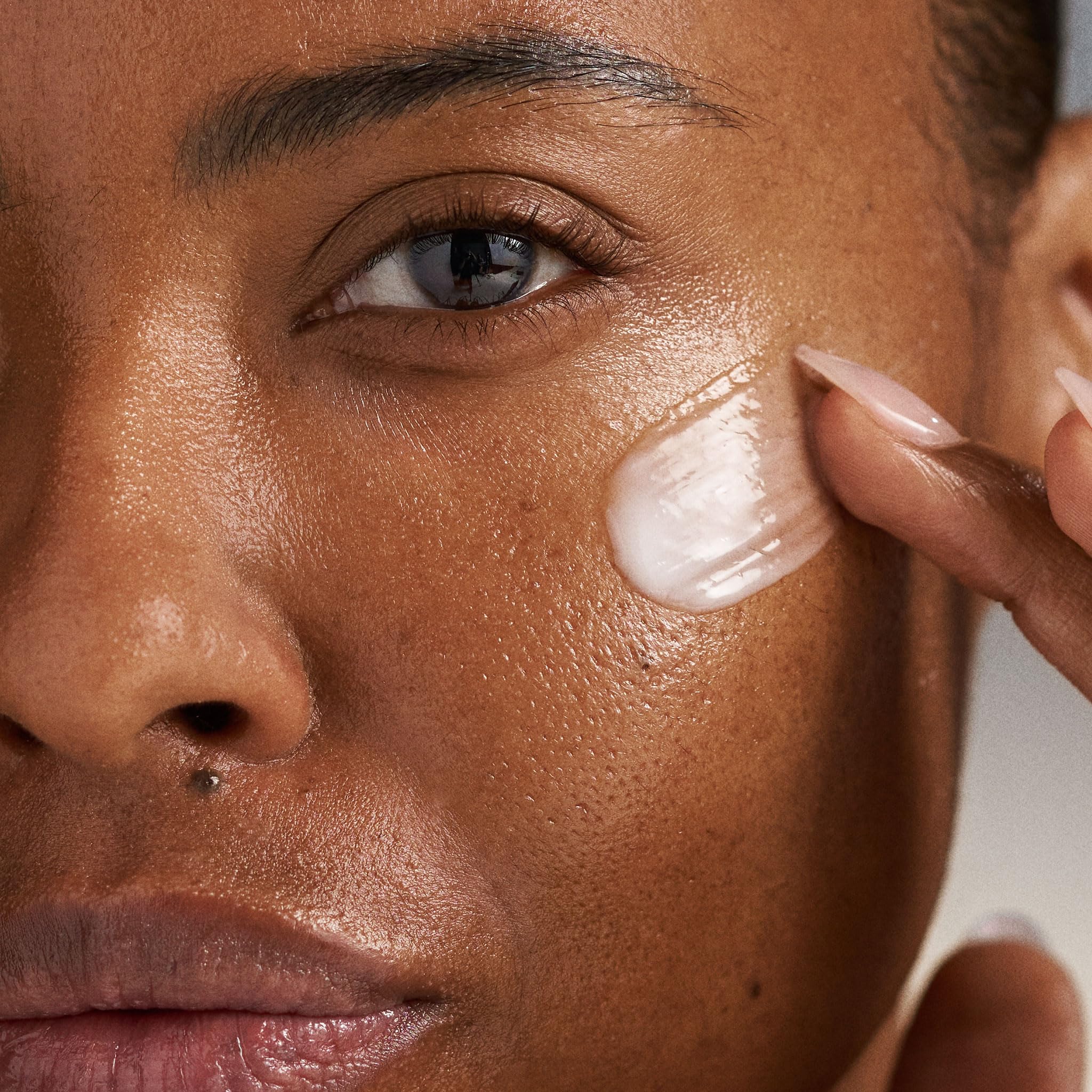 Ritual de cuidado: combina con hidratante para una rutina completa.